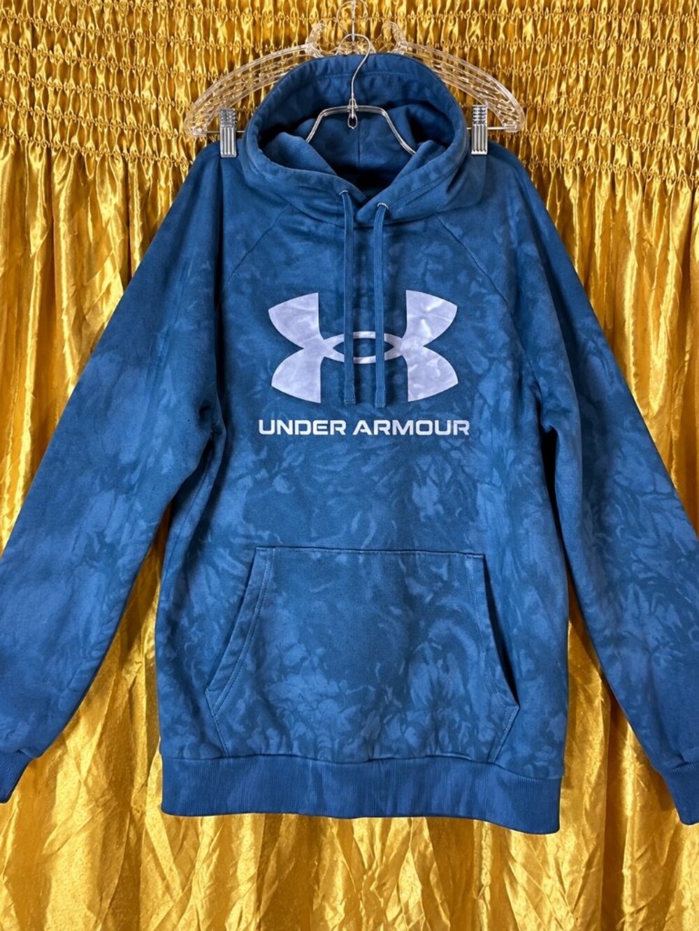 Under Armour Big Logo Camo print hoodie Fleece pullover with front kangaroo pock